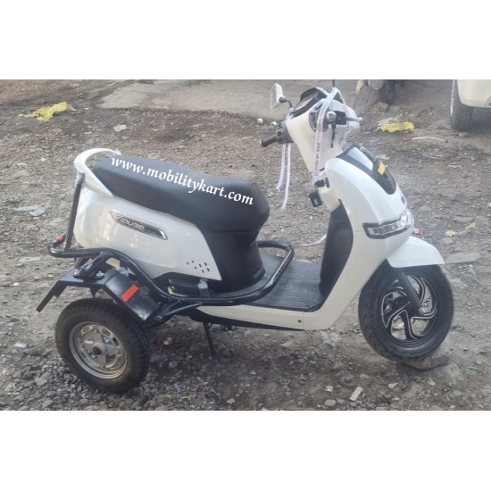 Side Wheel Attachment Kit For TVS iQube Electric Scooter Side Wheel Attachment Kit For TVS iQube Electric Scooter